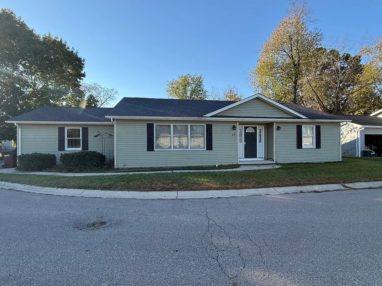 2 bed, 2.5 bath, 1433 sqft, $1,500 — Photo 1