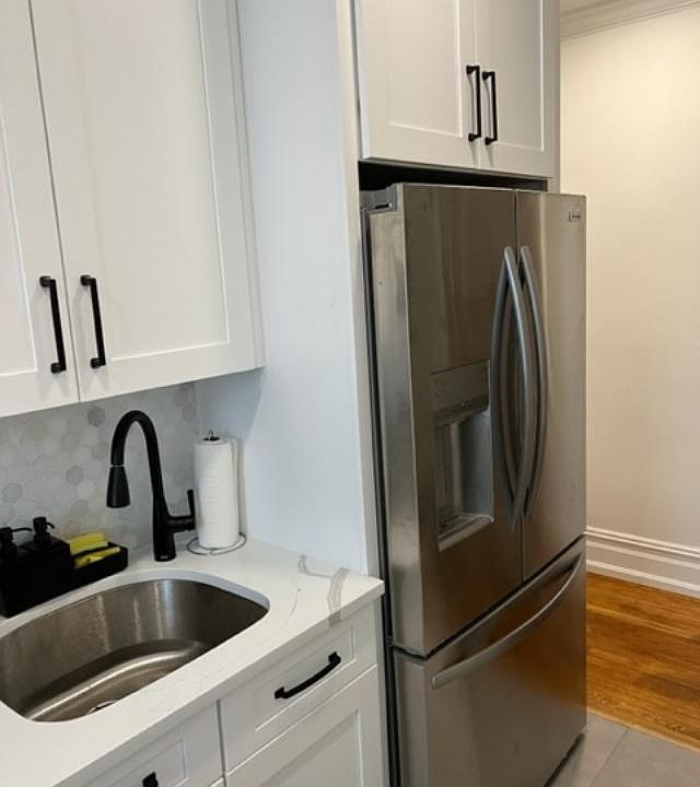 1st image of 180 Hilton Ave