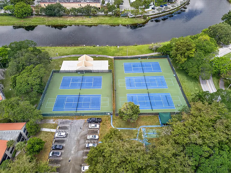 2200 S Cypress Bend Dr #101 — Photo 51