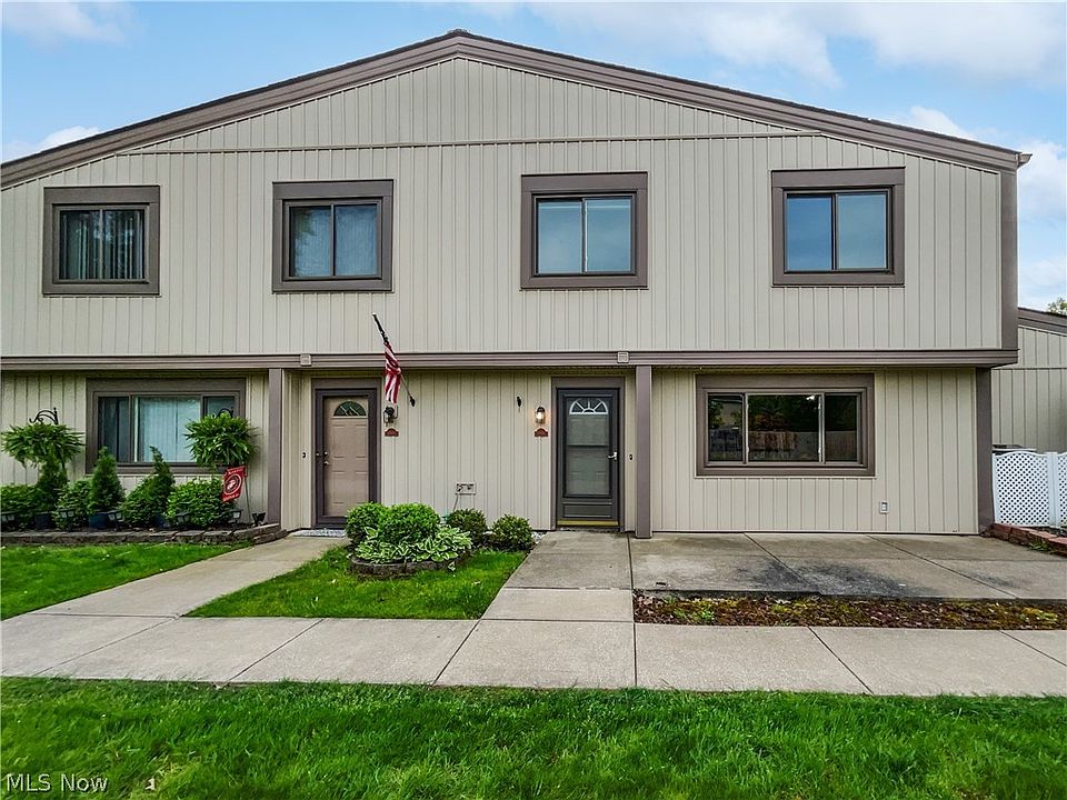 1st image of 11646 Club House Dr #27
