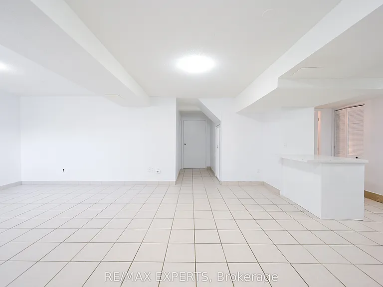 59 Silver Arrow Cres #BASEMENT — Photo 5