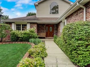 1718 N Beech Rd, Mount Prospect, IL 60056