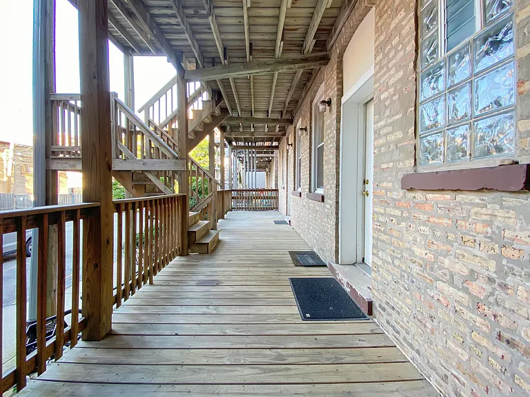 2930 W Shakespeare Ave — Photo 20