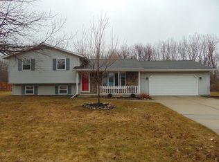 2210 Cumberland Dr, Green Bay, WI 54311