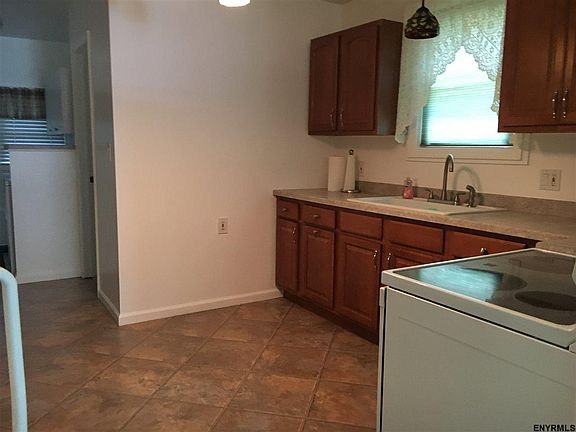 2nd image of 40 Grove St