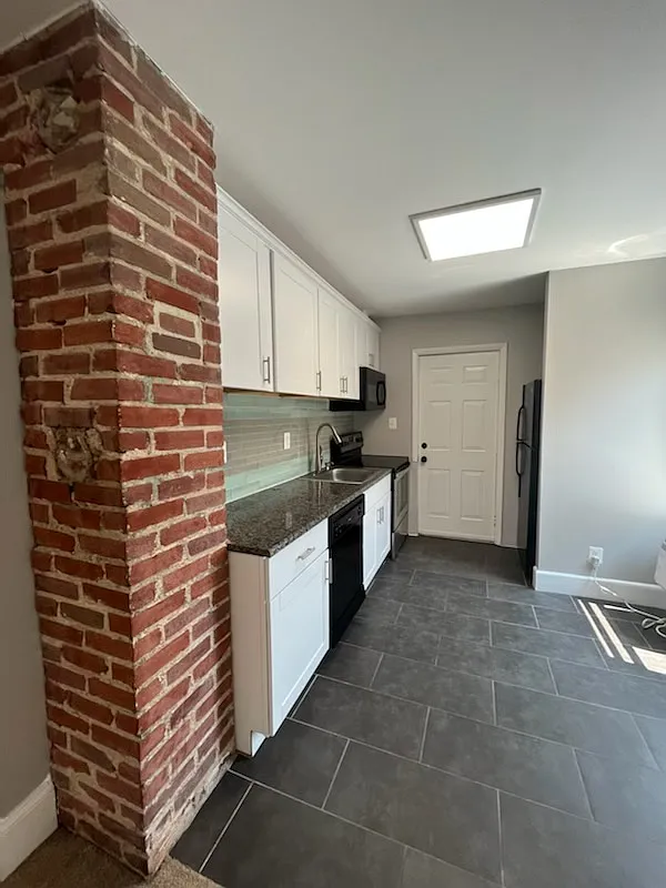 304 Broadway St — Photo 1