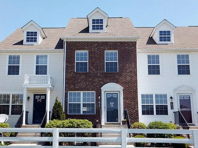 1028 Hartford Village Blvd #B — Photo 1