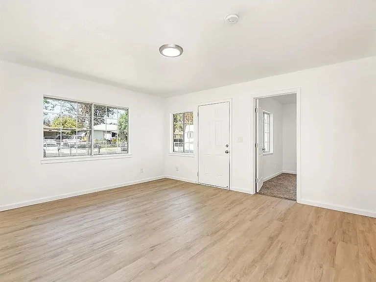 4014 E Turner Ave — Photo 6