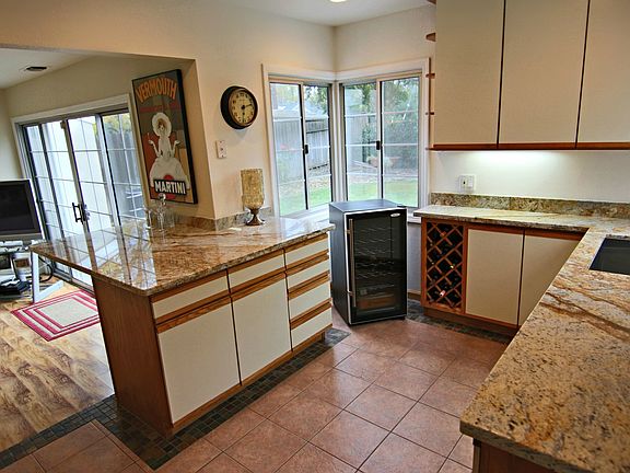 4th image of 3125 Crest Haven Dr