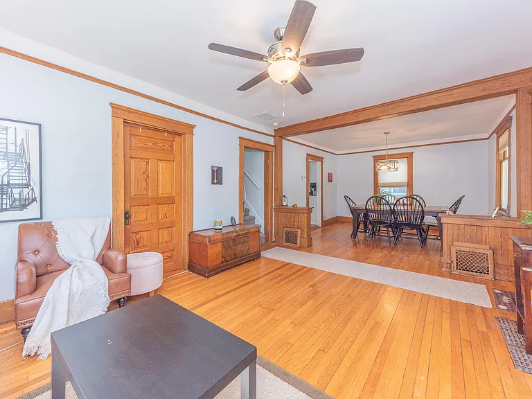 1123 W Huron St — Photo 17