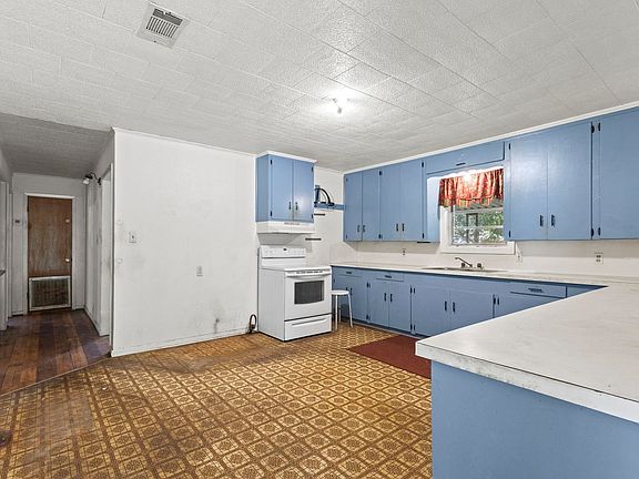 4th image of 2707 Happy Valley Ln