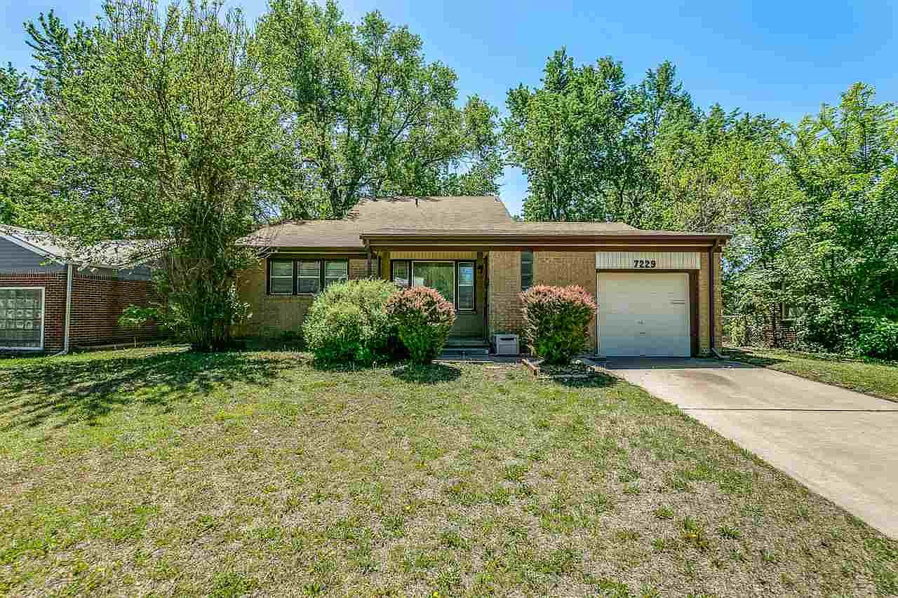 7229 E Morris St, Wichita, KS 67207 Zillow