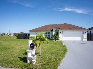 4623 Jacaranda Pkwy W, Cape Coral, FL 33993