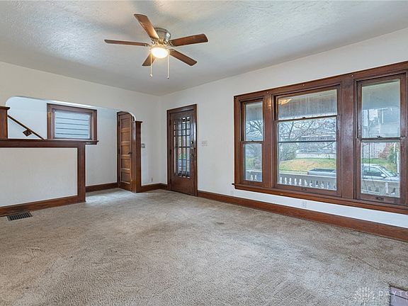 4th image of 719 Wilfred Ave