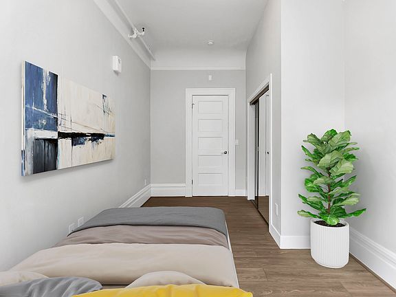 4th image of 2620 Laguna St APT 2