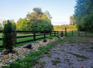 1462 Harold Patterson Rd, Dandridge, TN 37725