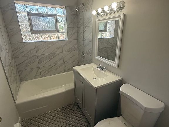 5th image of 7138 Riverside Dr Unit 4