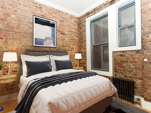 4th image of 309 E 75th St #3AA