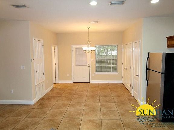 4th image of 829 Fairview Dr