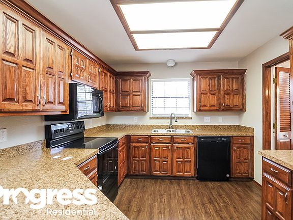 5th image of 605 Wisterglen Dr