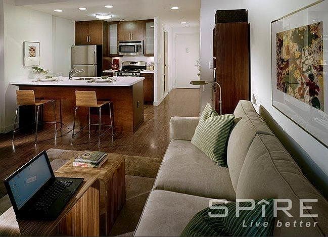 2nd image of 4134 Crescent St APT 9J