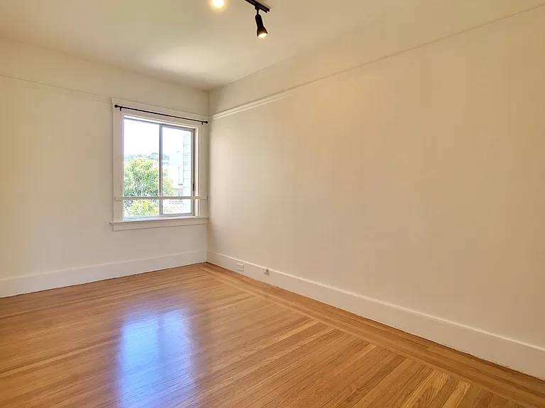 838 25th Ave — Photo 8