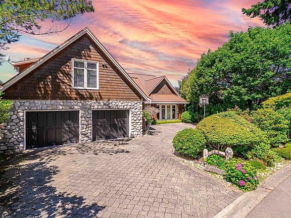 2nd image of 768 Tsawwassen Beach Rd