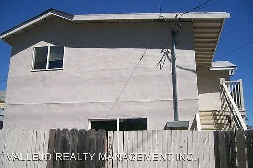 2nd image of 1011 Louisiana St