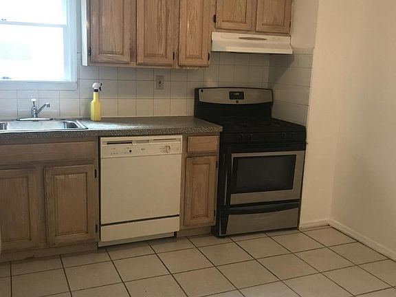 2nd image of 326 Huntington Ave #1