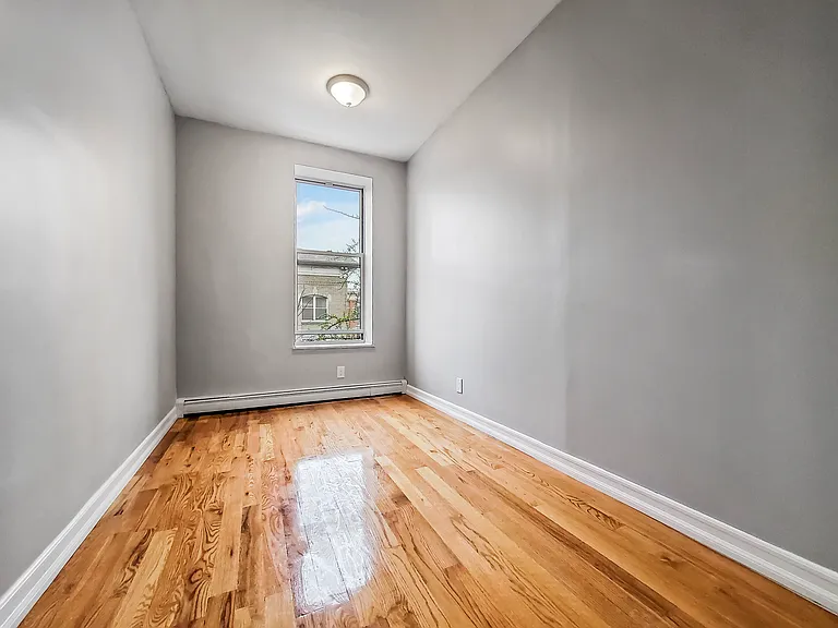 5750 Myrtle Ave #3 — Photo 7