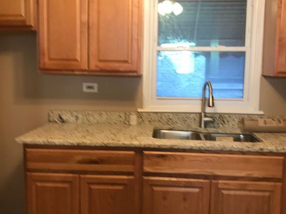 4th image of 1645 W Montvale Ave