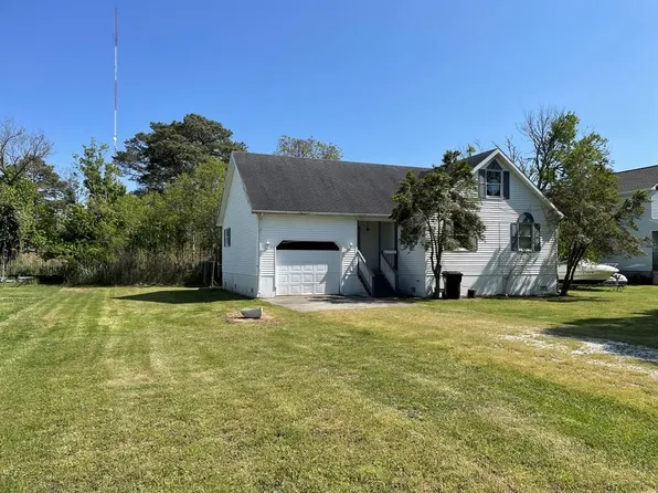 3298 Lekites Dr, Chincoteague Island, VA 23336