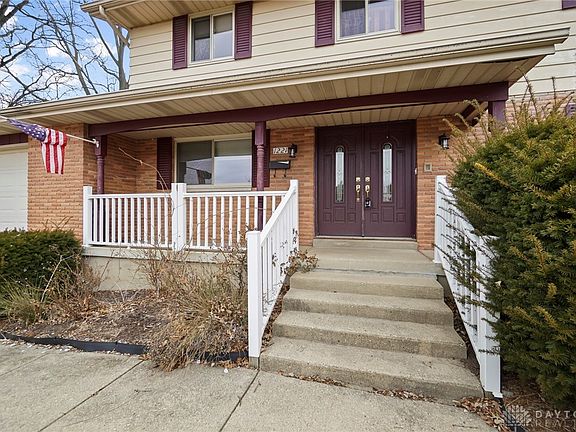 3rd image of 1221 Harmony Ln