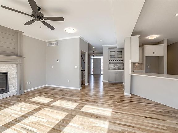 5th image of 7485 N Utica Ave