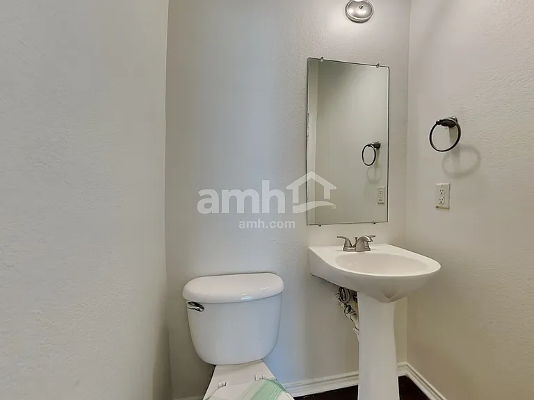 429 Bell Dr — Photo 9