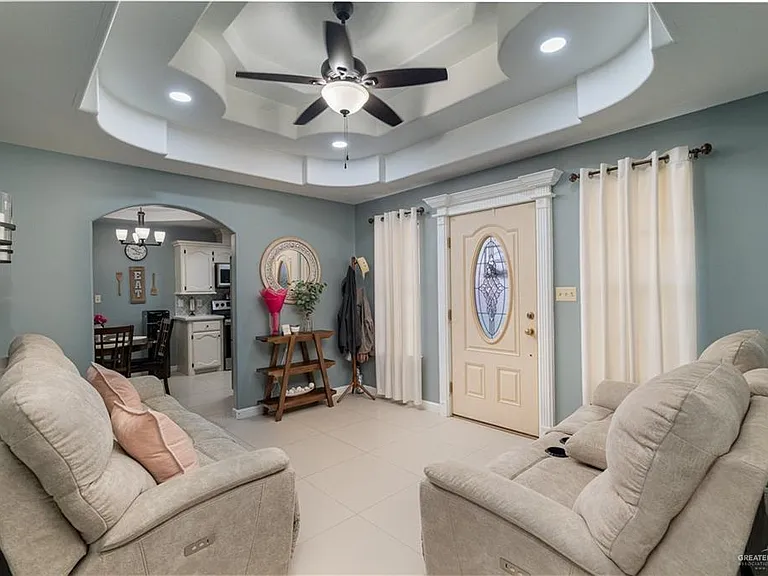 1510 Arboledas Dr — Photo 2