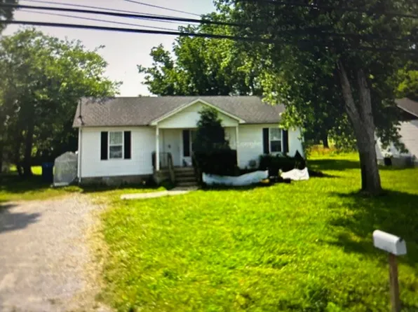 604 Oakdale St, Manchester, TN 37355