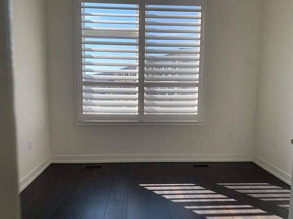 2nd image of 3215 Mintwood Cir