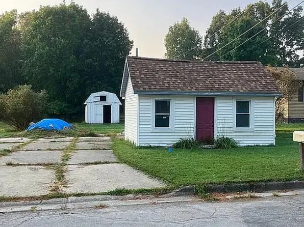 384 Eagle Pass St, Lapeer, MI 48446