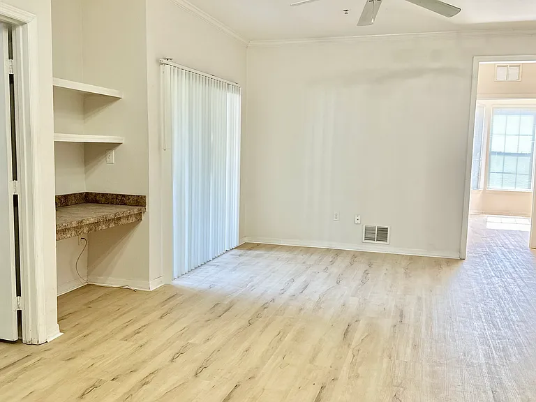 9918 Courtney Palms Blvd #101 — Photo 10