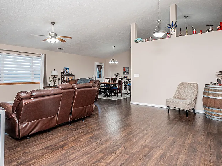 2517 Elm Creek Dr — Photo 6