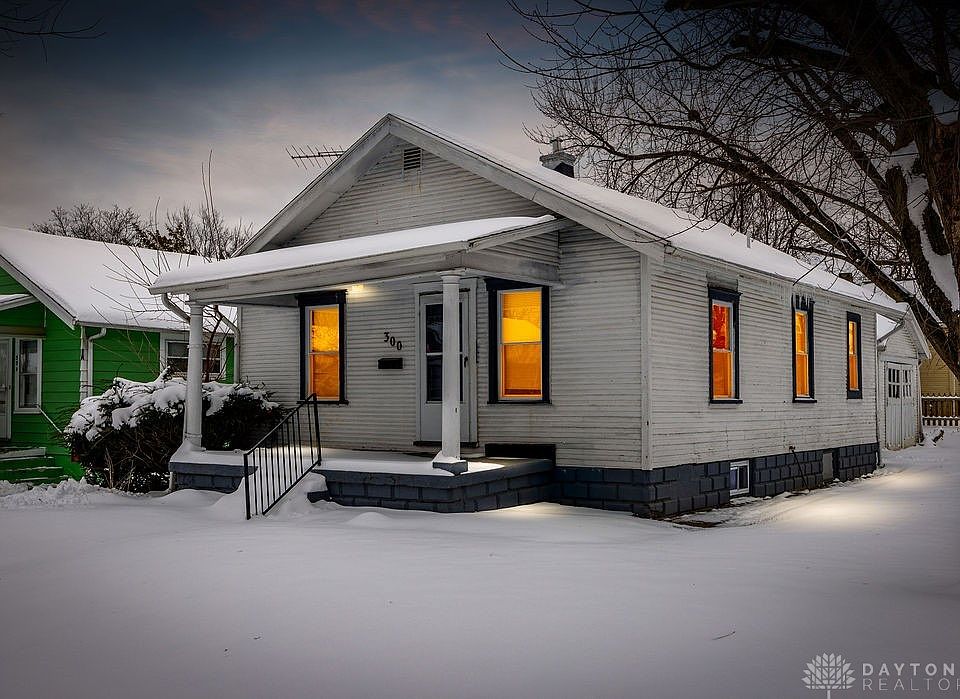 1st image of 300 Ashwood Ave
