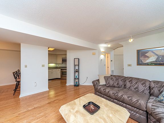 5th image of 8 Canvasback Way #8