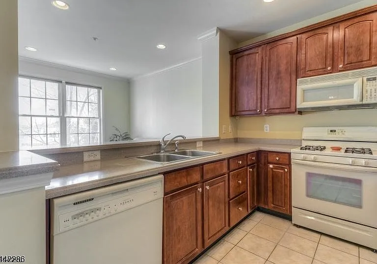 106 Donato Cir — Photo 7