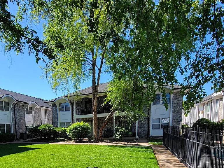 719 N Stackman Dr #D — Photo 2
