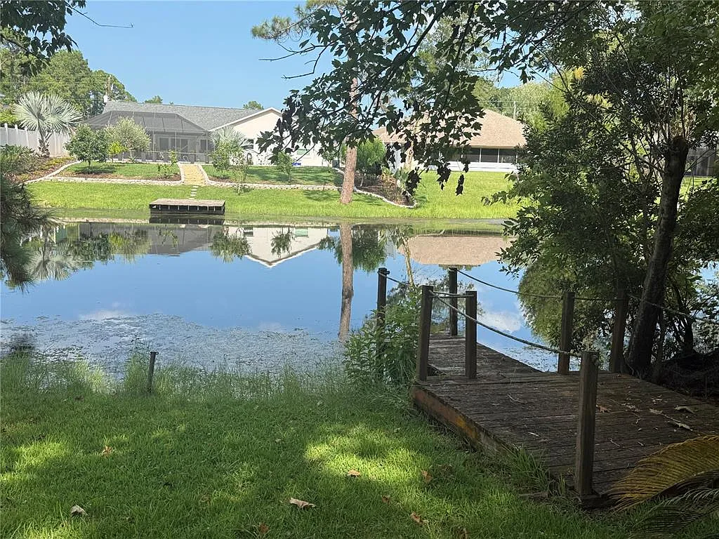 2 bed, 1.0 bath, 987 sqft, $1,700 — Photo 2