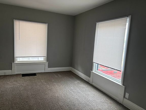 5th image of 629 Woodlawn Ave