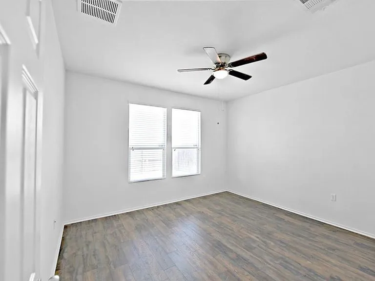 5721 Knoll Pines Pass — Photo 10
