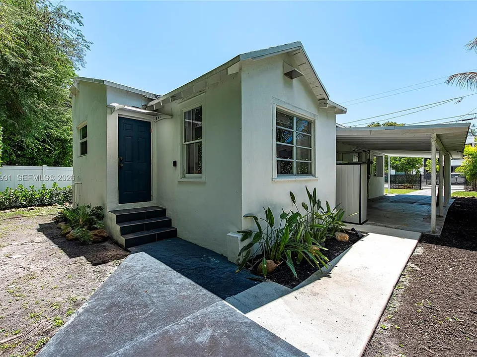 3665 Oak Ave