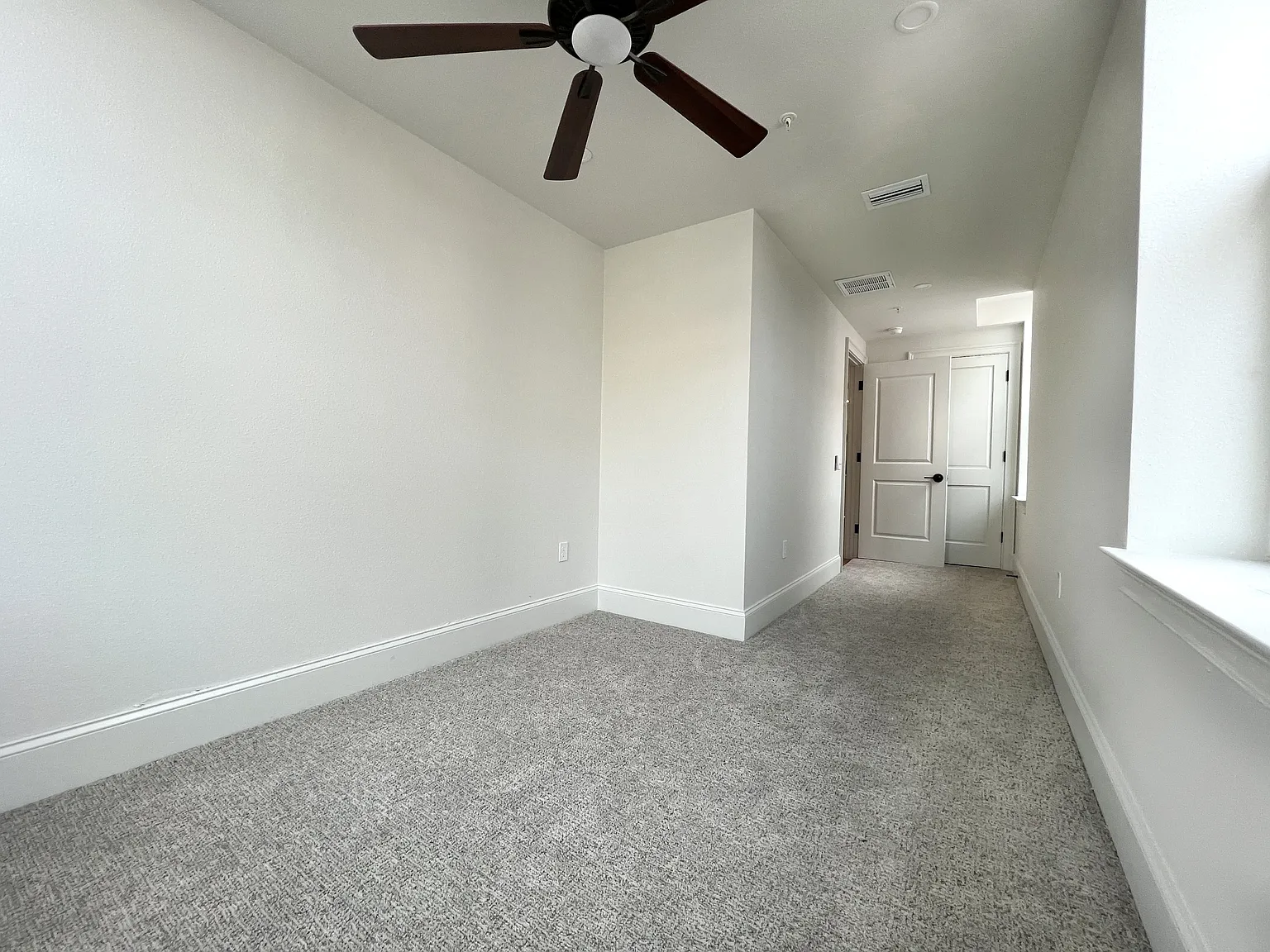 244 E Park Ave - 204 — Photo 3